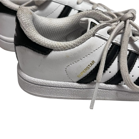 Adidas Kids Superstar White Black Sneakers Size 10K - Picture 6 of 9
